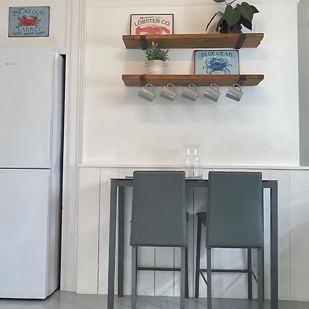 Large 5 Bed 3 Bath House 300 Meters From Beach And Restaurants نيوكويي المظهر الخارجي الصورة